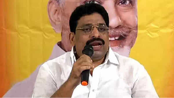 Buddha Venkanna: టీడీపీ నేత బుద్ధా వెంకన్న అరెస్ట్.. విజయవాడ వన్ టౌన్ పోలీస్ స్టేషన్ కు తరలింపు..