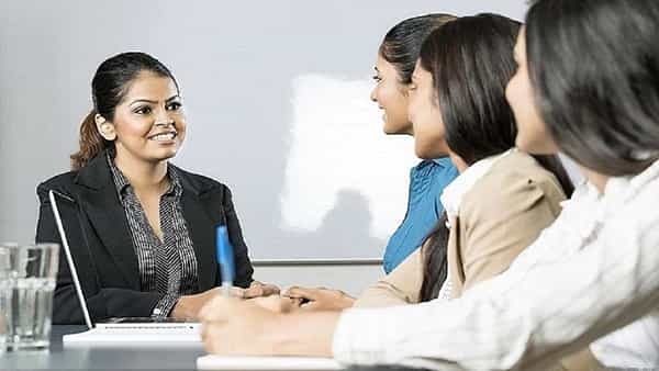 Career Option: దేశ విదేశాల్లో ఉద్యోగం చేయాలనుకంటే ఉత్తమమైన ఎంపిక.. ఇంటర్ తర్వాత ఇలా ఆలోచించండి..