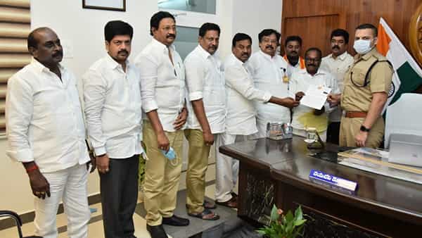 Minister Kodali Nani: కె-కన్వెన్షన్లో కేసినో.. మంత్రి కొడాలి నానిపై పోలీసులకు ఫిర్యాదు..