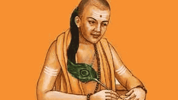 Chanakya Niti: మనిషి తన సంపాదనను ఈ నాలుగు విధాలుగా ఖర్చు చేయాలని సూచిస్తున్న చాణక్య..