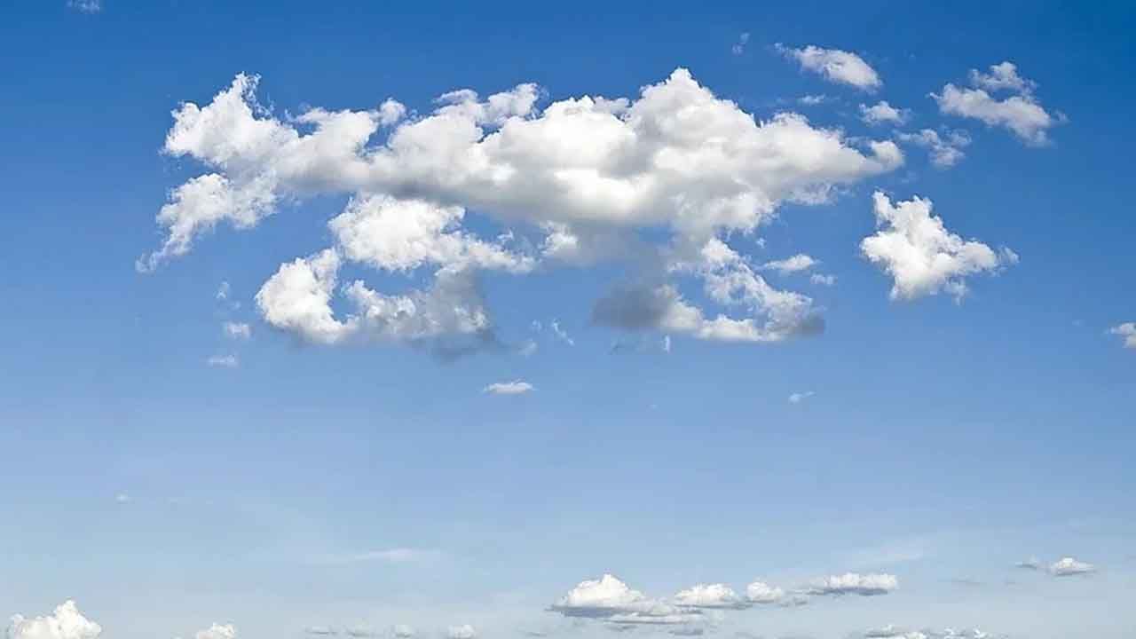 Clouds: మేఘాలు ఎంత బరువు ఉంటాయి..? అవి ఎందుకు కింద పడవు.. బరువు తెలుసుకోవడం ఎలా..?