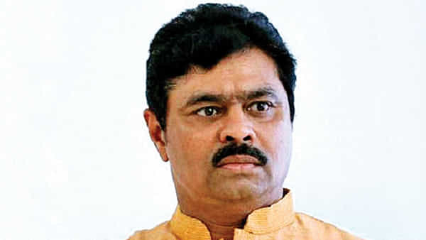 Hyderabad: సీఎం రమేశ్ అక్రమ నిర్మాణాన్ని కూల్చివేసేందుకు జీహెచ్ఎంసీ యత్నం.. అడ్డుకున్న ఎంపీ అనుచరులు..