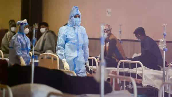 Corona Virus: కొవిడ్ థర్డ్ వేవ్ పీక్ స్టేజ్ చేరేది ఎప్పుడు? వైద్య నిపుణుల మాట ఇదే..