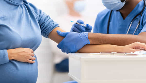 Covid Vaccine: గర్భిణీలు ఏ వ్యాక్సిన్, ఏ సమయంలో తీసుకుంటే మంచిది.. వైద్యులు ఏం చెబుతున్నారంటే..
