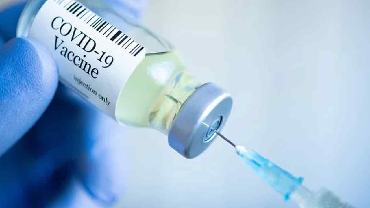 Corona Vaccine: దేశంలో భారీగా టీకా నిల్వలు.. బ్లూమ్ బర్గ్ నివేదికలో ఆసక్తికర విషయాలు