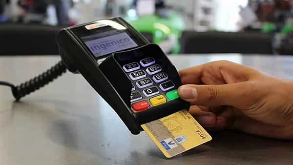 Credit Card: క్రిడిట్ కార్డ్ను వాడుతున్నారా?.. అయితే ఈ తప్పులను అస్సలు చేయకండి..