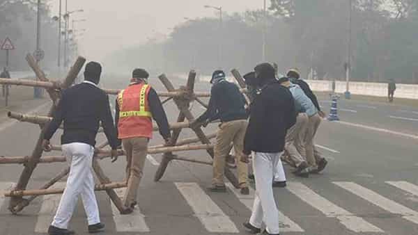 Weekend Curfew: కేజ్రీవాల్ ప్రభుత్వం కీలక నిర్ణయం.. వీకెండ్ కర్ఫ్యూ ఎత్తివేత..