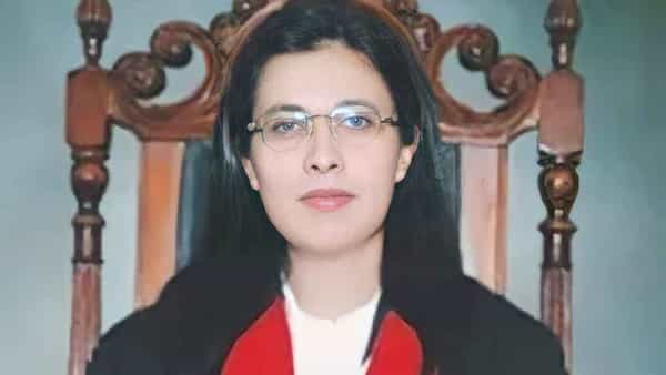 Pakistan First Woman SC Judge: పాకిస్తాన్ చరిత్రలో సంచలనం.. సుప్రీంకోర్టు తొలి మహిళా న్యాయమూర్తిగా జస్టిస్ అయేషా మాలిక్..