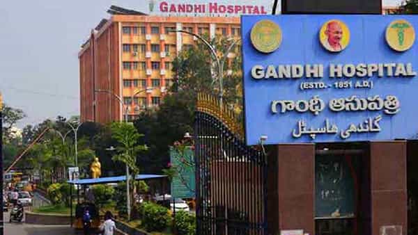 Coronavirus: తెలంగాణ ఆసుపత్రుల్లో కరోనా కలకలం.. గాంధీలో 120 మంది సిబ్బందికి పాజిటివ్..!