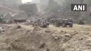 Haryana Landslide: ఘోర ప్రమాదం.. విరిగిపడిన కొండ చరియలు.. శిథిలాల కింద 20 మంది కూలీలు!