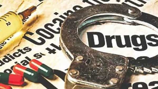 Tollywood Drug Case: హైకోర్టులో ముగిసిన టాలీవుడ్ డ్రగ్స్ కేసు విచారణ.. ఈడీ అడుగుతున్న పత్రాలు ఇవ్వాలని ఎక్సైజ్ శాఖకు ఆదేశాలు..
