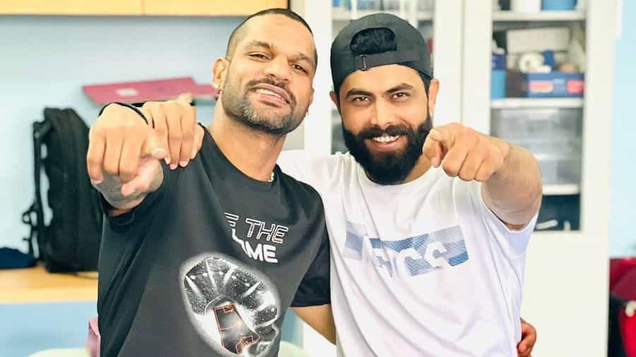 విదేశీ గడ్డపై వన్డే ఫార్మాట్‌లో శిఖర్ ధావన్ 2500 పరుగులకు చేరువలో ఉన్నాడు. గబ్బర్ ఇప్పటివరకు 2488 పరుగులు పూర్తి చేశాడు. ప్రస్తుతం ఈ ప్రత్యేక మైలురాయికి కేవలం 12 పరుగుల దూరంలో ఉన్నాడు.