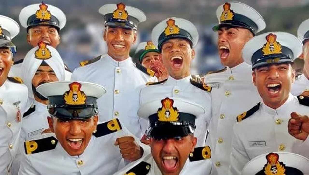 Indian Navy: ఇంటర్ పూర్తి చేసిన వారికి ఇండియ‌న్ నేవీ ఆహ్వానం.. బీటెక్ డిగ్రీతో పాటు ఉద్యోగం..