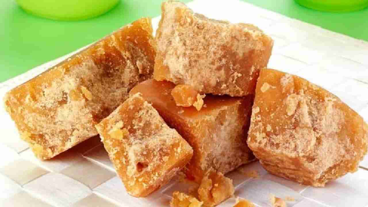 Jaggery Effects on Health: చలికాలంలో బెల్లం ఆరోగ్యానికి హానీకరం.. ఇప్పుడే ఈ విషయాలు తెలుసుకోండి..!