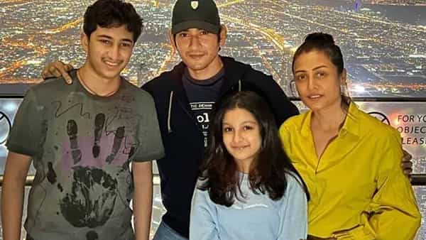 Mahesh Babu: దుబాయ్లో మహేష్ బాబు ఫ్యామిలీ న్యూఇయర్ సెలబ్రెషన్స్.. నెట్టింట్లో ఫోటోస్ వైరల్..