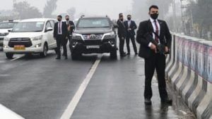 PM Security Lapse Video: ప్రధాని మోదీ పంజాబ్ టూర్‌లో అడగడుగునా భద్రతా డొల్లతనం.. వెలుగులోకి వచ్చిన మరో వీడియో