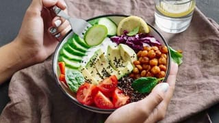 Milk Side Effects: వీటిని పాలతో పాటు అస్సలు తినకూడదు.. ఆరోగ్యానికి హానికరం.. ఎందుకో తెలుసుకోండి!