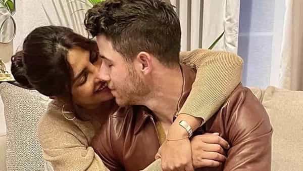 Priyanka Chopra: తల్లైన స్టార్ హీరోయిన్.. సరోగసీ ద్వారా బిడ్డపుట్టినట్లు ప్రకటించిన ప్రియాంక నిక్ దంపతులు