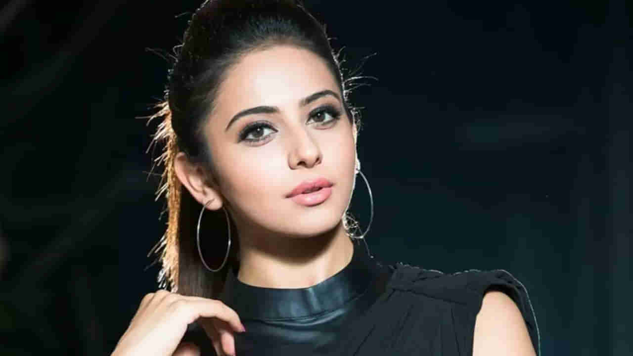 Rakul Preet Singh: ఓటీటీలపై మనసుపారేసుకున్న స్టార్ హీరోయిన్.. వెబ్ సిరీస్‏లు చేసేందుకు సిద్ధంగా ఉన్నానంటూ..