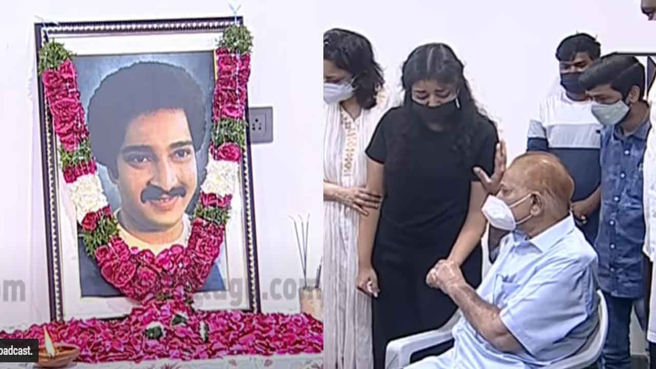 Ramesh Babu: Krishna's tears at his son's body .. On the other hand, Mahesh is far away from his last look ..