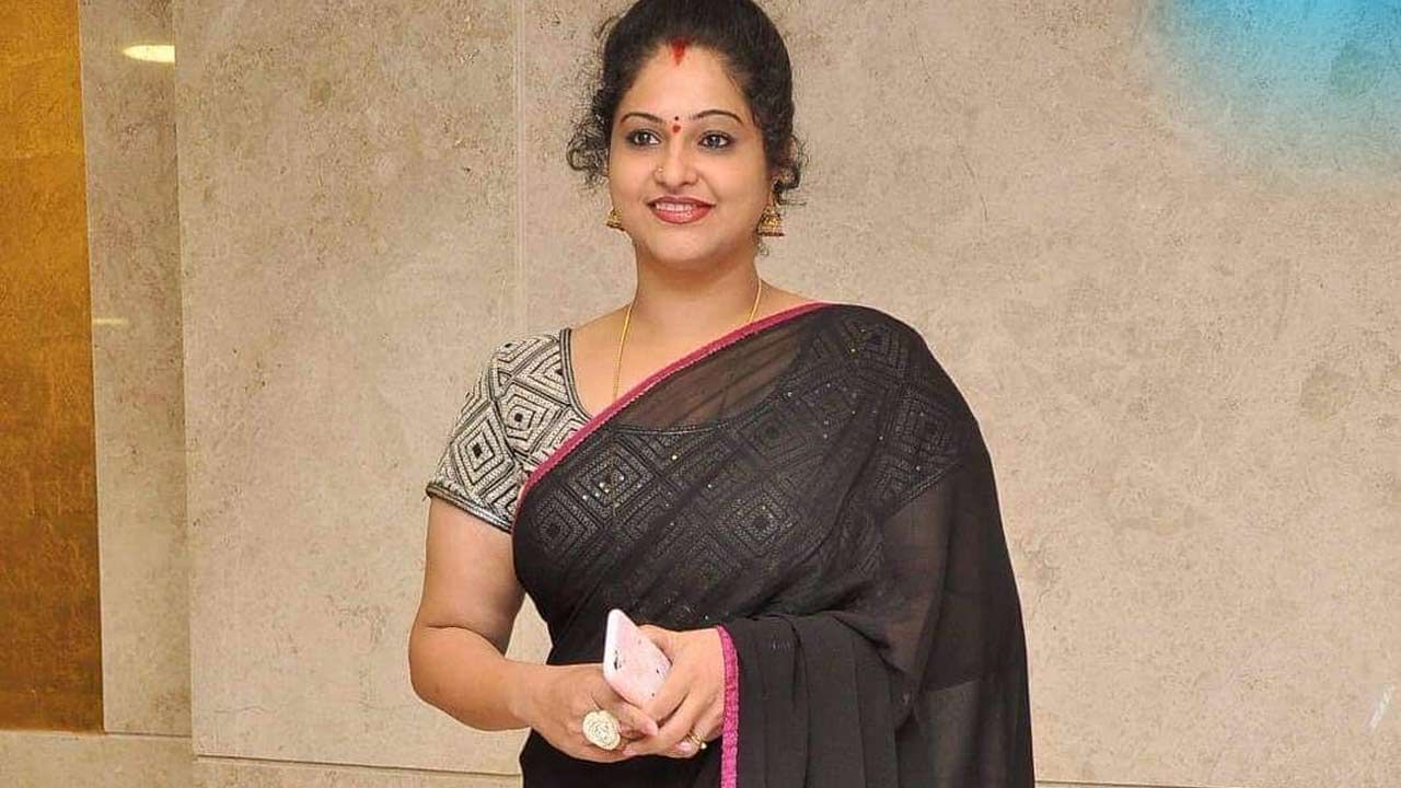 ఆ స్టార్ హీరో ఎవరో కాదు నందమూరి బాలకృష్ణ. 'సమర సింహారెడ్డి’ సినిమాలో ముందుగా రాశికి అవకాశం వచ్చిందట.