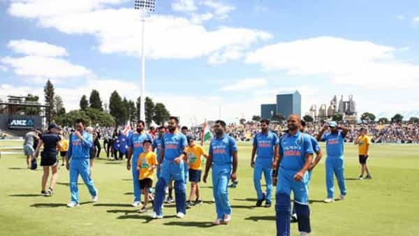 Team India: గణతంత్రం రోజున కివీస్ను గడగడలాడించిన భారత్.. హిట్మ్యాన్ స్పీడ్కు తోడైన ధనాధన్ ధోనీ..!