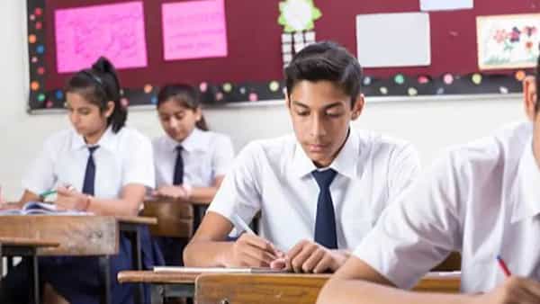 Schools Shut: జనవరి 31 వరకు స్కూల్స్ క్లోజ్.. కీలక నిర్ణయం తీసుకున్న మహా సర్కార్..
