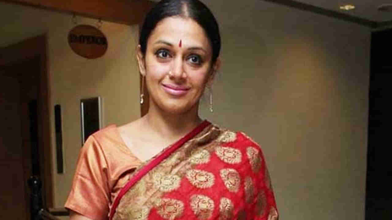 Shobana:కరోనా బారిన పడిన సినీయర్ హీరోయిన్.. అందరూ టీకా వేసుకోవాలంటూ పోస్ట్..