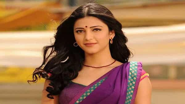 Shruti Haasan: నేడు పుట్టిన రోజు జరుపుకుంటున్న శృతి హసన్.. బాలనటి నుంచి స్టార్ హీరోయిన్ గా ఎదిగిన కమల్ తనయ..