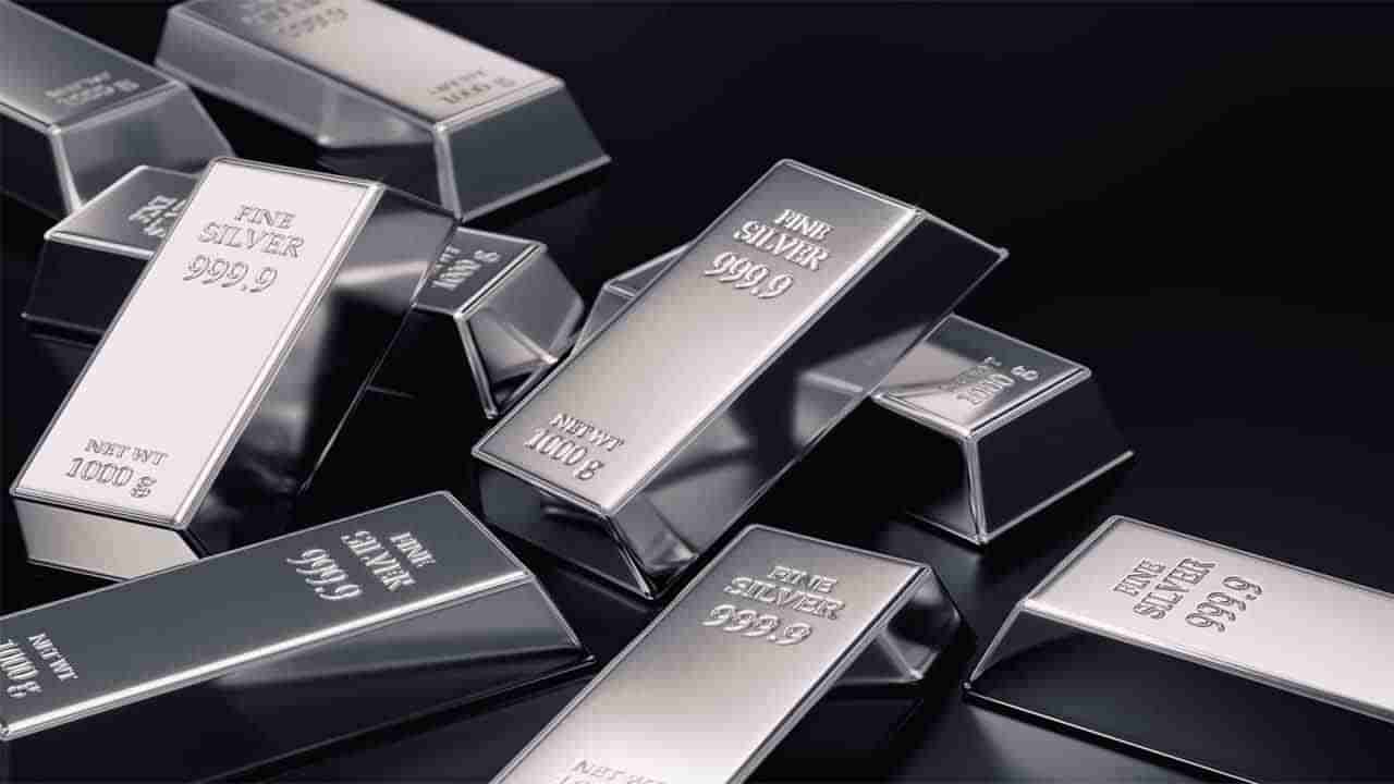 Silver Price Today: బంగారం బాటలోనే వెండి ధర.. పరుగులు పెడుతున్న సిల్వర్‌ రేటు..!