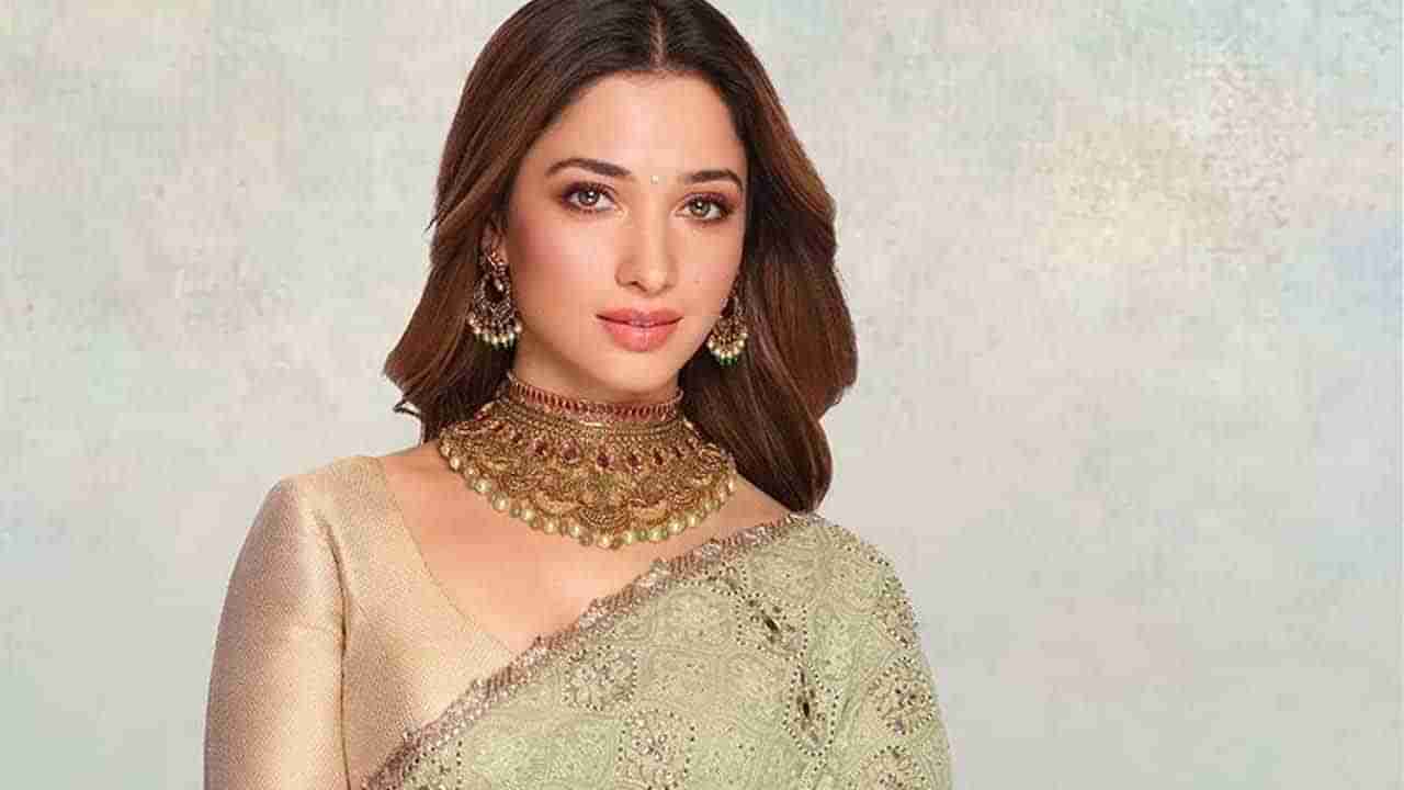 Tamannaah: సోషల్ మీడియాలో తమన్నా డ్యాన్స్ ఛాలెంజ్.. ఆ స్టెప్స్ వేయడం కష్టమే.. మీరు ట్రై చేయండి..