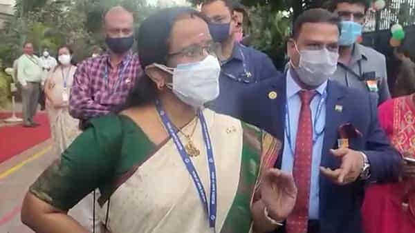 Tamil Nadu: రాష్ట్ర గీతాన్ని అవమానపరిచారంటూ ఆర్బిఐ సిబ్బందిపై తమిళ సంఘాలు మండిపాటు.. పోలీసులకు ఫిర్యాదు చేసిన లాయర్