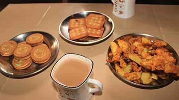 Health Tips: టీతో కలిపి వీటిని తీసుకుంటున్నారా.. చాలా డేంజర్ అంటోన్న ఆయుర్వేద నిపుణులు.. అవేంటంటే?