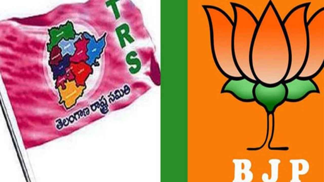 TRS vs BJP: ఢిల్లీపై టీఆర్‌ఎస్‌ దండయాత్ర.. పచ్చగడ్డి వేస్తే భగ్గుమంటున్న రాజకీయాలు..!