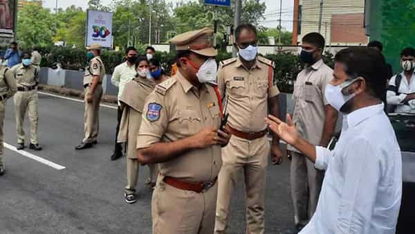 TS Corona Virus: థర్డ్ వేవ్ లో భారీగా కరోన బారిన పడుతున్న ప్రంట్ లైన్ వారియర్స్.. పోలీసు శాఖలో కోవిడ్ కలకలం..