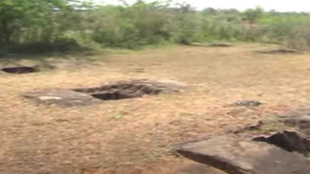 Kadapa: శ్మశానం దగ్గర్లోని నిర్మానుష్య ప్రాంతం వద్ద కనిపించిన రంధ్రాలు..  దిగి చెక్ చేయగా అద్భుతం | British Era Underground Reservoir Found in Kadapa  Andhra Pradesh | TV9 Telugu