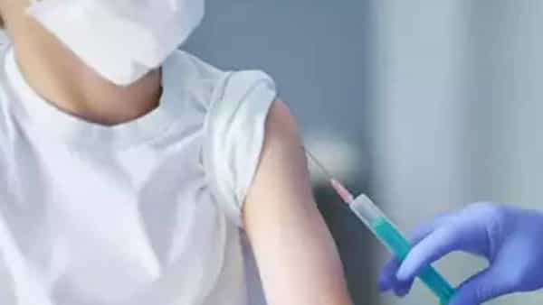 Vaccination:15 నుంచి 18 ఏళ్లలోపు వారికి నేటి నుంచి వ్యాక్సినేషన్.. ఇప్పటికే రిజిస్ట్రేషన్ చేసుకున్న 4.5 లక్షల మంది..