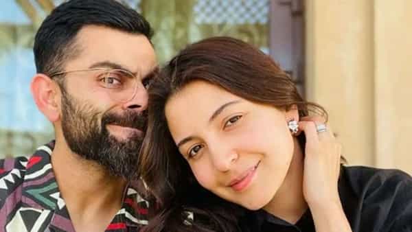 Viral Photo: అర్థరాత్రి సెల్ఫీలతో విరుష్క జోడీ హల్చల్.. 9.30కే ఎవరు నిద్రపోతారంటూ ఇన్స్టాలో సందడి..!