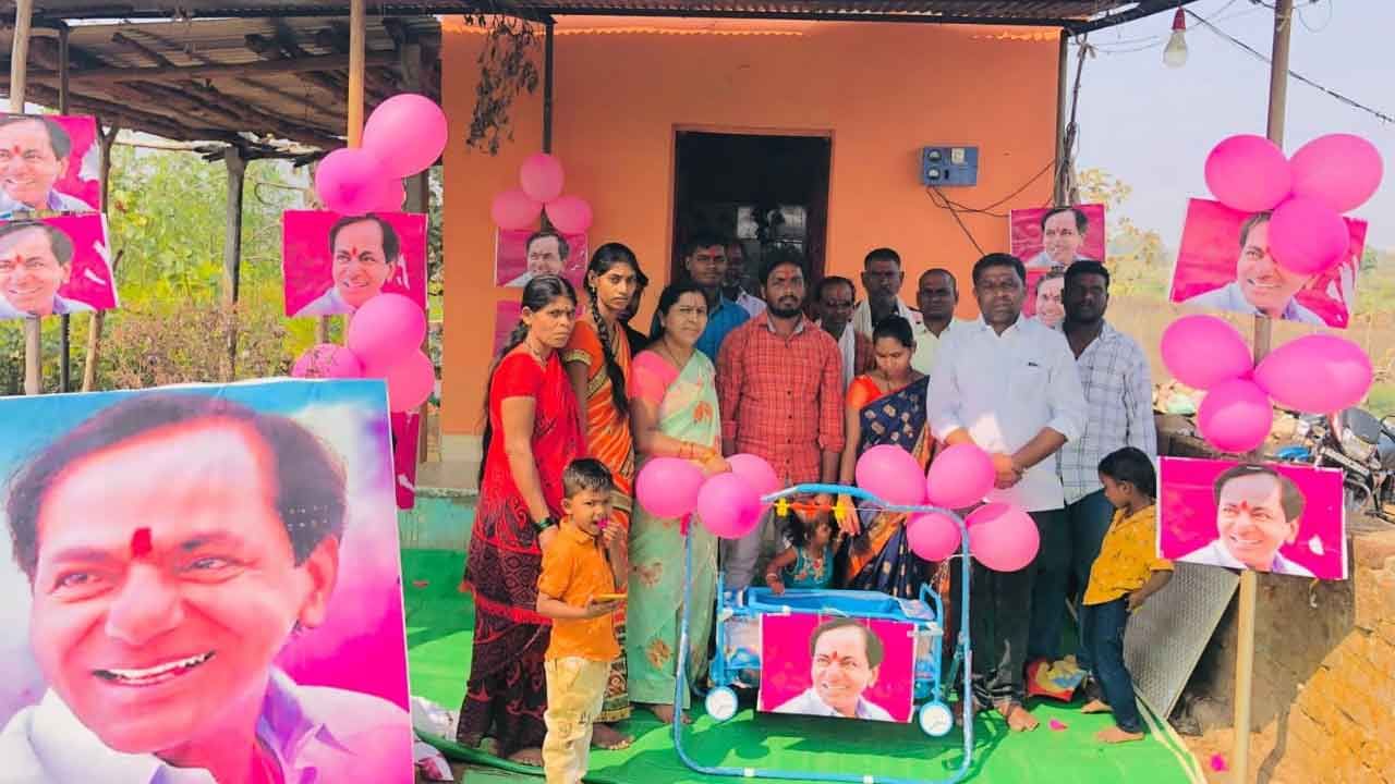 తెలంగాణ ముఖ్యమంత్రి కేసీఆర్ పుట్టిన రోజు వేడుకలను పార్టీ నేతలు, కార్యకర్తలు, అభిమానులు రాష్ట్ర వ్యాప్తంగా ఘనంగా నిర్వహిస్తున్నారు.