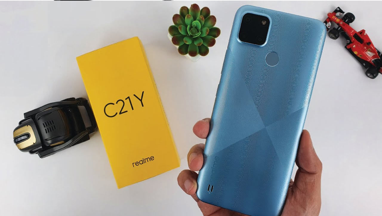  Realme c21y: రియల్‌ మీ సీ 21వై రూ. 9,499కి అందుబాటులో ఉంది. 6.5 ఇంచెస్‌ లార్జ్‌ డిస్‌ప్లేను అందించిన ఈ ఫోన్‌లో 5000 ఎంఏహెచ్‌ బ్యాటరీ ఇచ్చారు. ఇక కెమెరా విషయానికొస్తే ఇందులో 13 మెగాపిక్సెల్‌ రెయిర్‌ కెమెరాతో పాటు, 5 ఎంపీ సెల్ఫీ కెమెరా ఉంది. 