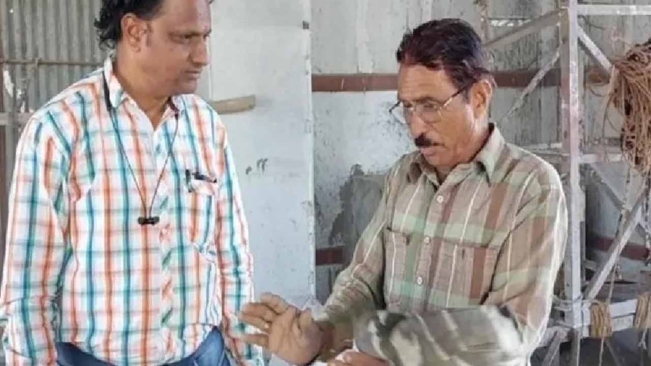 జిలహారీలో శివలింగాన్ని ప్రతిష్టించే ప్రదేశంలో ఒక ఐస్ ను ఉంచితే జిలహారీకి ఎలాంటి హాని ఉండదని.. శివలింగాన్ని కూడా సురక్షితంగా ప్రతిష్టించవచ్చని మక్బూల్ చెప్పాడు. మంచు కరగడంతో స్వామివారి శివలింగం జిలహారిలోకి ప్రవేశించి ప్రతిష్టించనుంది.. అని సూచించాడు.