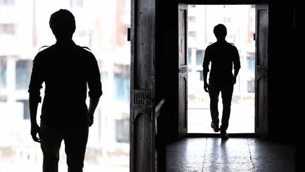 Actor Photo: మొదటి సినిమాతోనే అమ్మాయిల మనసు దోచుకున్న ఈ స్టార్.. సీనియర్ హీరో తనయుడు..ఎవరో గుర్తుపట్టండి..