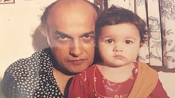 Viral Photo: చూడగానే మైమరిపించే కళ్లు.. చూస్తూనే ఉండాలనిపించే మోము.. ఎవరో గుర్తించారా..?