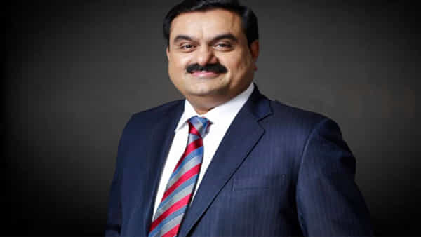 Adani: తగ్గేదే లే.. అంబానీకి చెక్ పెట్టేందుకు పెట్టుబడుల వ్యూహం మార్చిన అదానీ..
