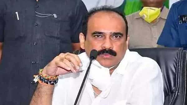 Minister Balineni: వైసీపీ సర్కార్ ఉద్యోగులకు వ్యతిరేకం కాదు.. ప్రతి సమస్య చర్చల ద్వారానే పరిష్కారంః మంత్రి బాలినేని