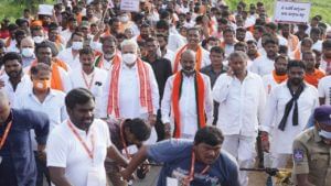 Telangana BJP: బండెనక బండి కట్టి.. నియోజకవర్గాలకు దూరమవుతున్న ఆ కమలం నేతలు..