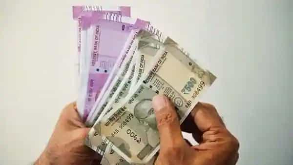 Banking News: ఈ రెండు బ్యాంకులు పొదుపు ఖాతా వడ్డీ రేట్లను మార్చాయి.. కొత్త రేట్లు ఇవే..!