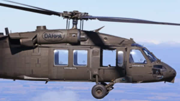 Black hawk Chopper: గాల్లో చక్కర్లు కొట్టిన పైలెట్ రహిత ఛాపర్ .. వైరల్ వీడియో మీకోసం..