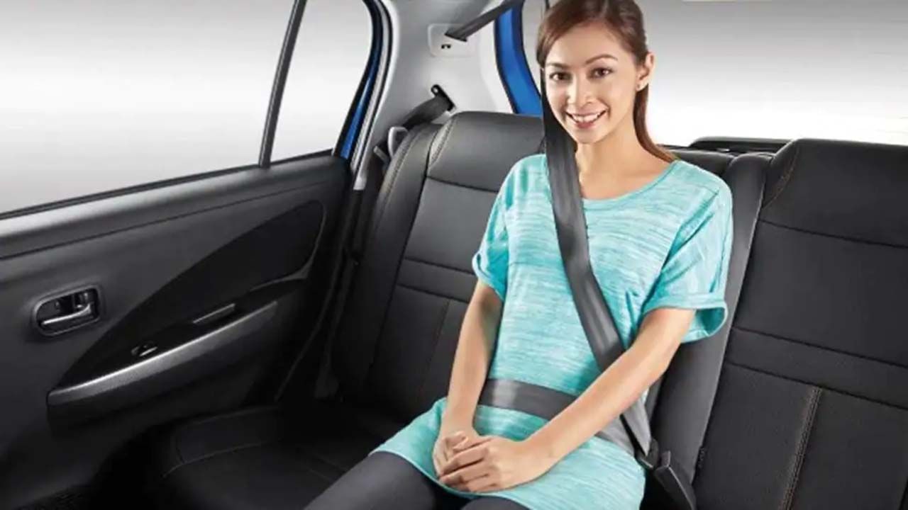 Car Seat Belts: కేంద్రం కీలక నిర్ణయం.. ఇక కార్లలో అన్ని సీట్లకూ బెల్ట్‌ ఉండాల్సిందే