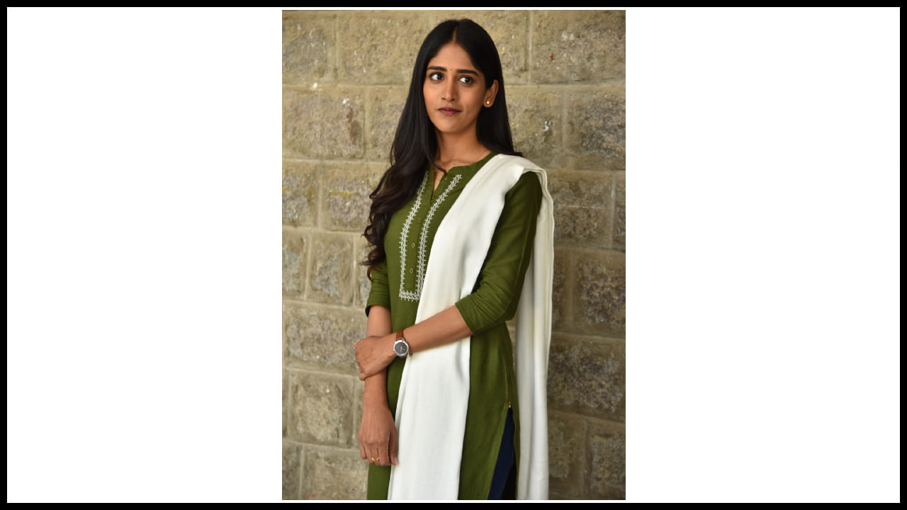 వరుస అవకాశాలతో బిజీగా మారిపోయిన కలర్ ఫోటో బ్యూటీ చాందిని చౌదరి ఫొటోస్ 